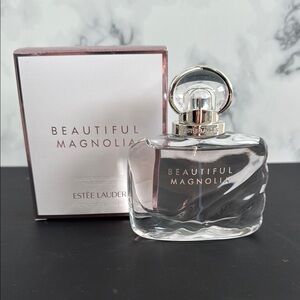 Estée Lauder Beautiful Magnolia Perfume